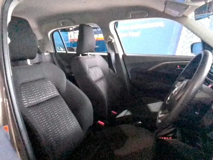 2025 Suzuki Swift/1.2 GL PLUS CVT – Front Seats