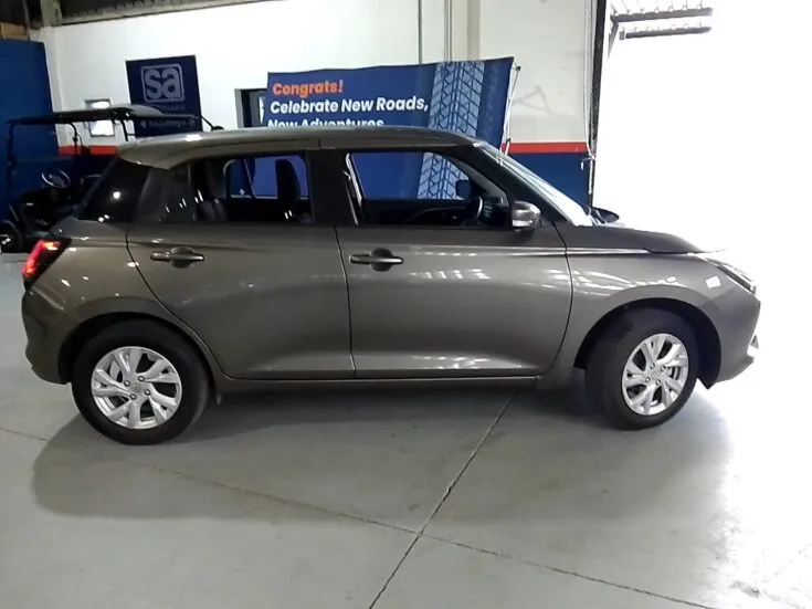 2025 Suzuki Swift/1.2 GL PLUS CVT – Right Side Photo