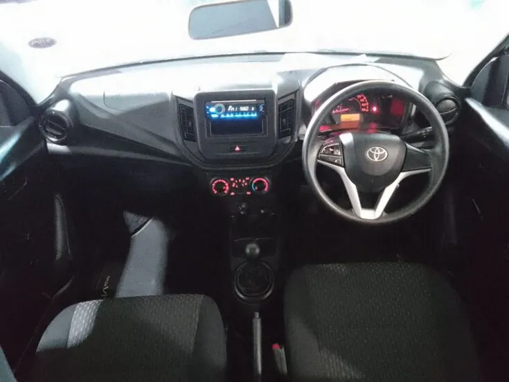 2025 Toyota VITZ/1.0 5MT – Dashboard