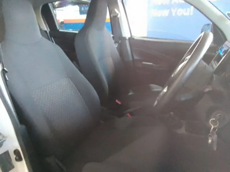 2025 Toyota VITZ/1.0 5MT – Front Seats