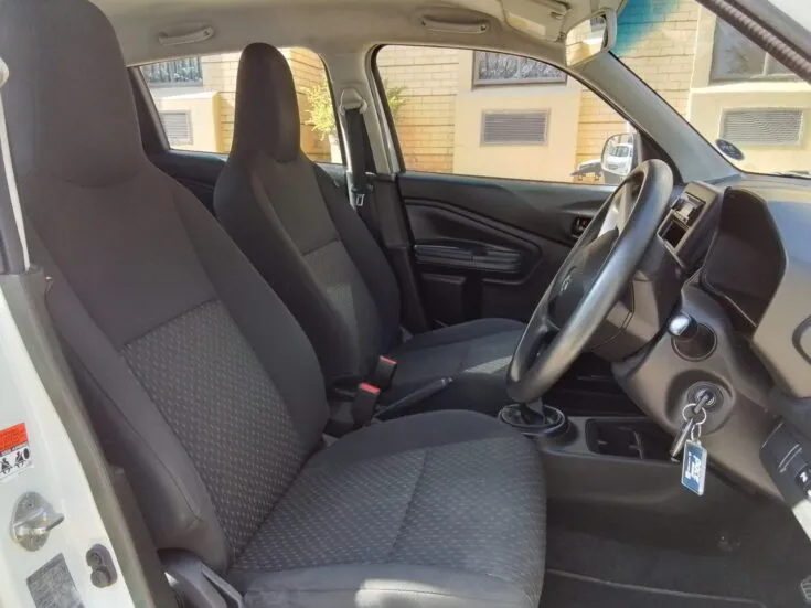 2025 Toyota VITZ/1.0 5MT – Front Seats