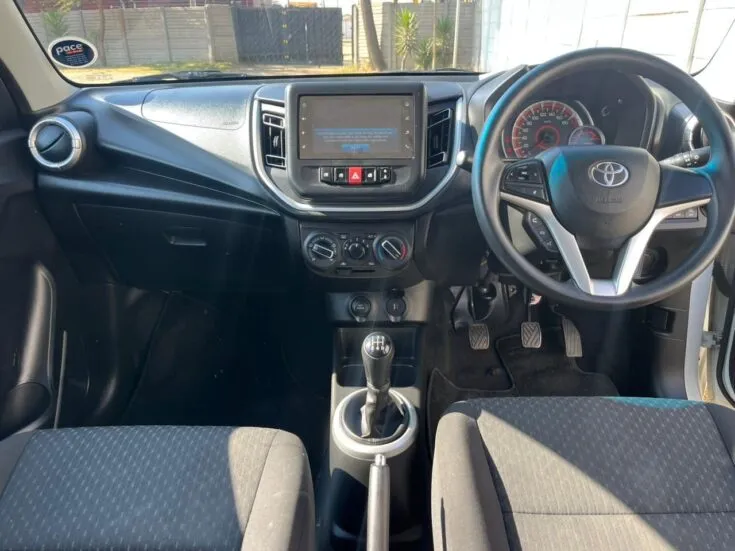 2025 Toyota VITZ/1.0 5MT – Interior