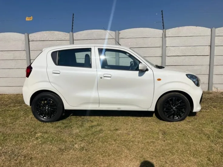 2025 Toyota VITZ/1.0 5MT – Right Side Photo
