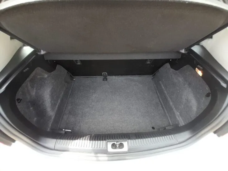 2025 Volkswagen Polo Vivo/1.4 TRENDLINE – Boot / Loadbin