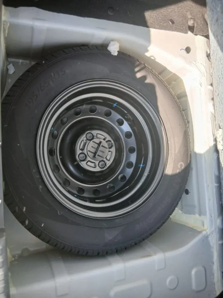 Citroen C3/1.2 PLUS 5MT – Front Seats