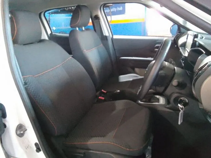 Citroen C3/1.2 PLUS 5MT – Front Seats