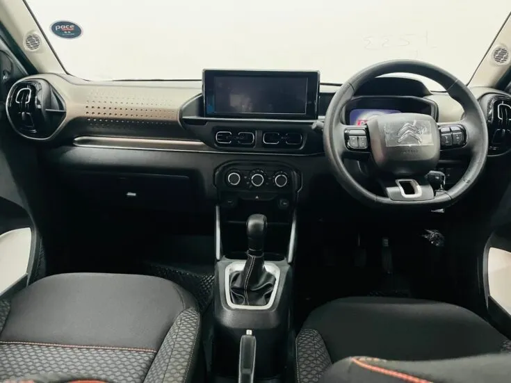 Citroen C3/1.2 PLUS 5MT – Interior