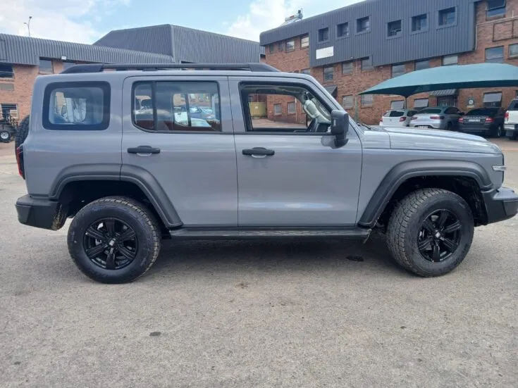 Great Wall Tank 300 Luxury Diesel (2WD) – Right Side Photo