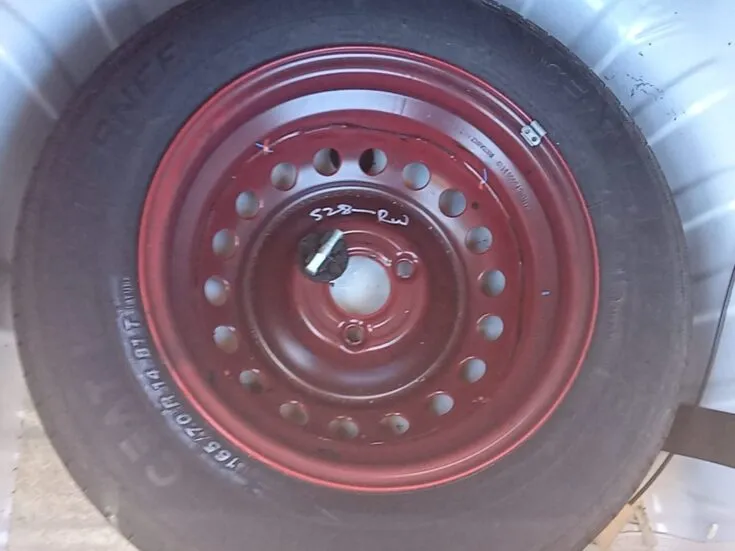 Renault Kwid/1.0 CLIMBER AMT (ABS) – Spare Wheel