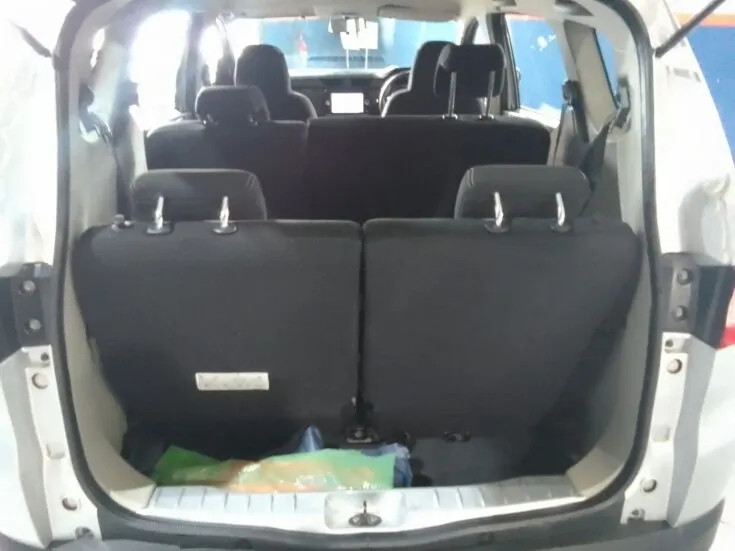 Renault Triber/1.0 INTENS 5MT – Boot / Loadbin