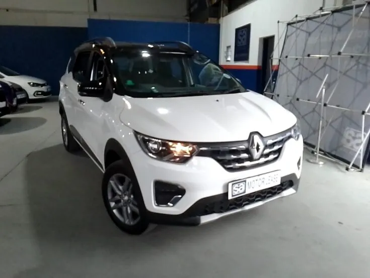 Renault Triber/1.0 INTENS 5MT – Front Feature Photo