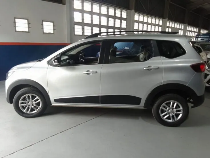 Renault Triber/1.0 INTENS 5MT – Left Side Photo