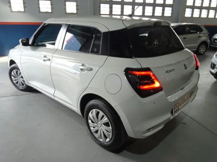 Suzuki SWIFT/1.2 GL 5MT – Back Feature Photo