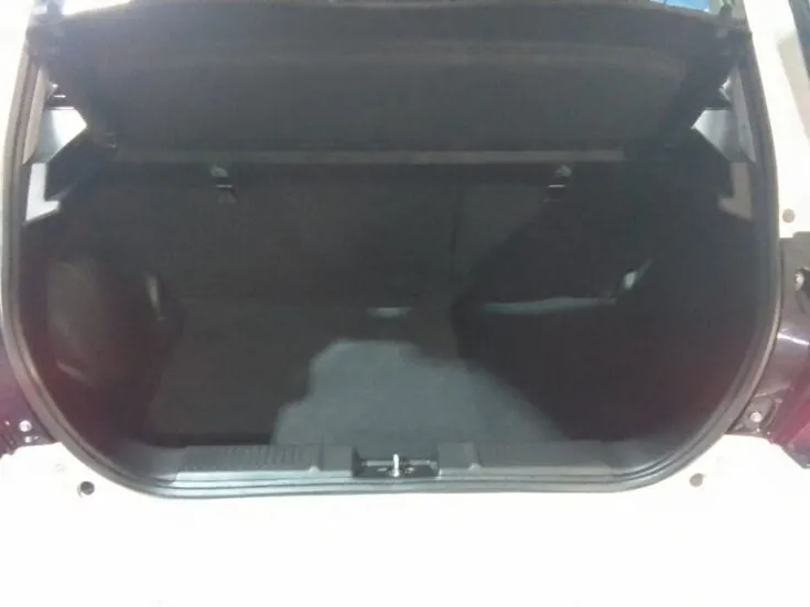Suzuki SWIFT/1.2 GL 5MT – Boot / Loadbin
