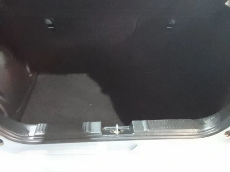 Suzuki SWIFT/1.2 GL 5MT – Boot / Loadbin