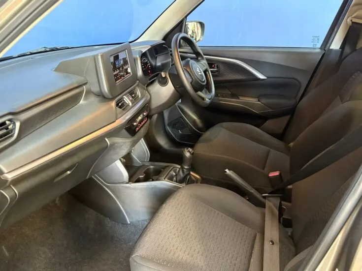 Suzuki SWIFT/1.2 GL 5MT – Front Seats