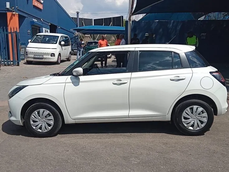 Suzuki SWIFT/1.2 GL 5MT – Left Side Photo