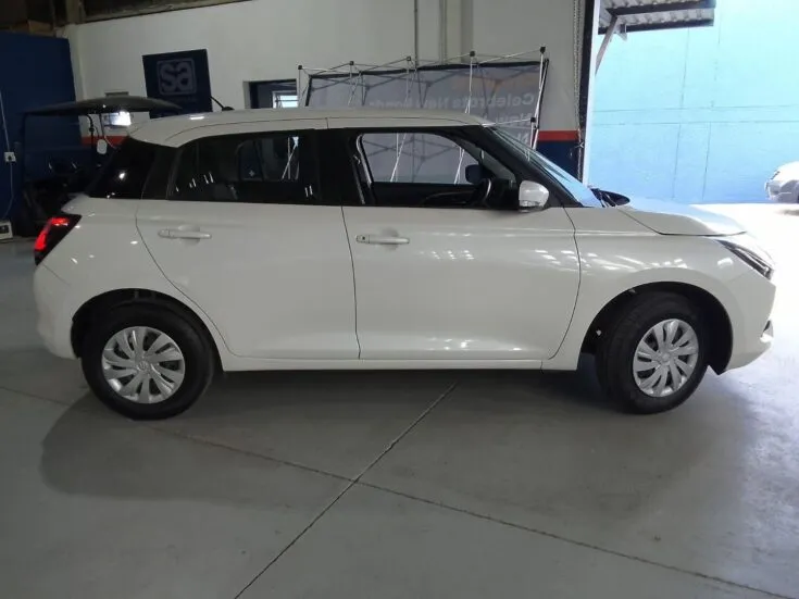 Suzuki SWIFT/1.2 GL 5MT – Right Side Photo