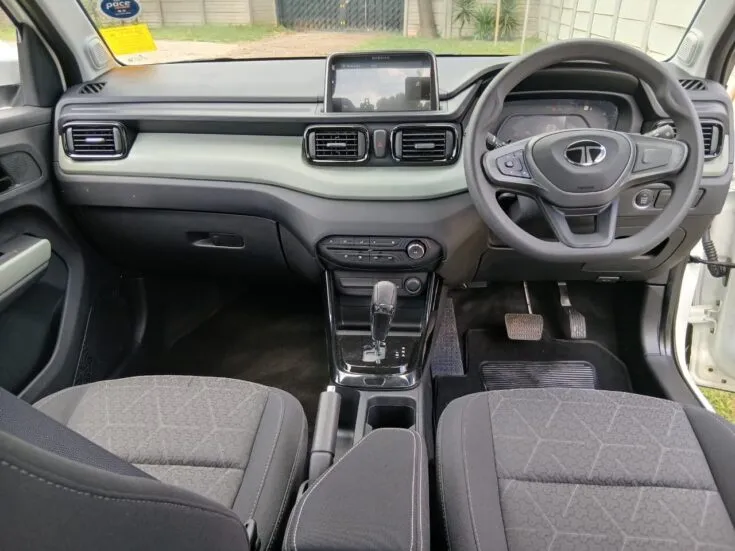 Tata Punch 1.2 Adventure + S AMT – Dashboard