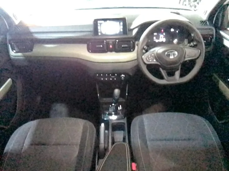 Tata Punch 1.2 Adventure + S AMT – Dashboard