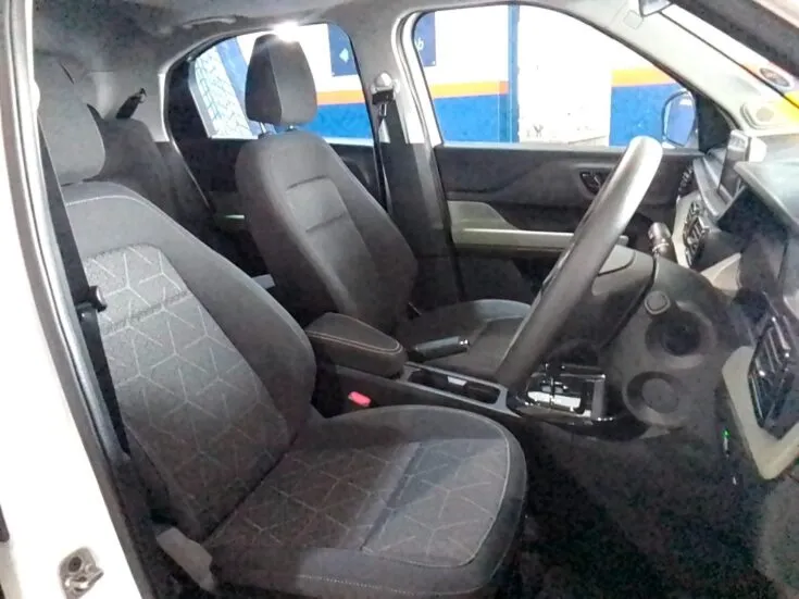 Tata Punch 1.2 Adventure + S AMT – Front Seats