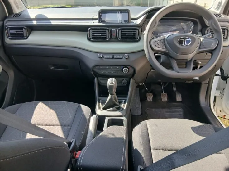 Tata Punch 1.2 Adventure + S AMT – Interior