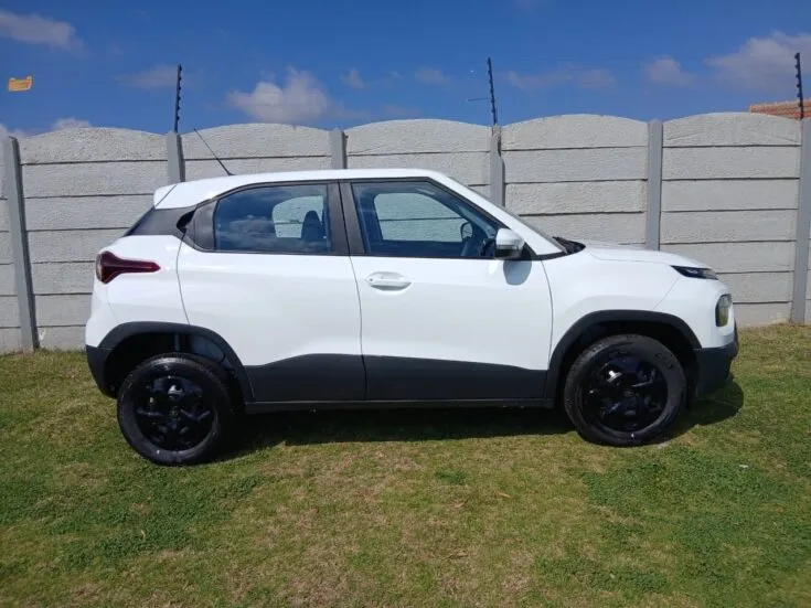 Tata Punch 1.2 Adventure + S AMT – Right Side Photo
