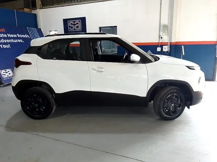 Tata Punch 1.2 Adventure + S AMT – Right Side Photo