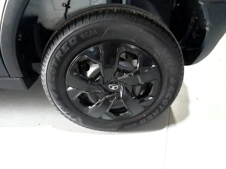 Tata Punch 1.2 Adventure + S AMT – Wheel Example