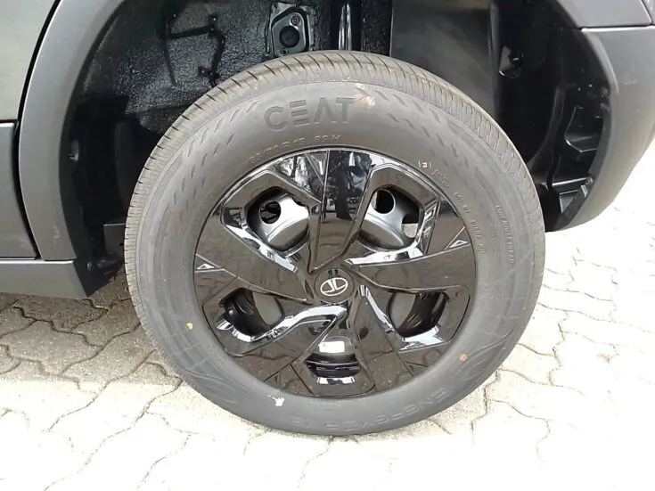 Tata Punch 1.2 Adventure + S AMT – Wheel Example