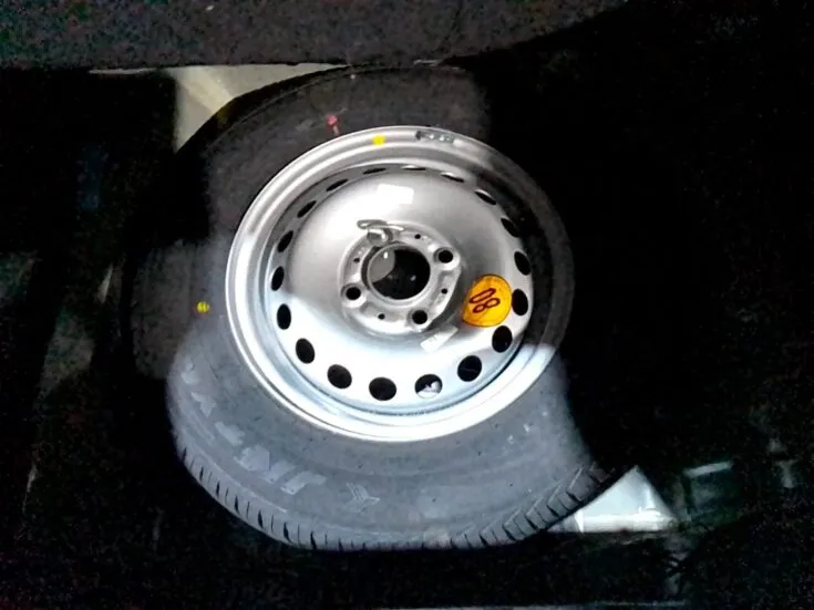 Tata Tiago 1.2 XT MT – Spare Wheel