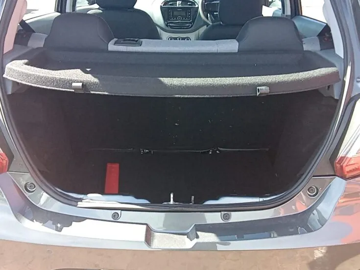 Tata Tiago – Boot / Loadbin