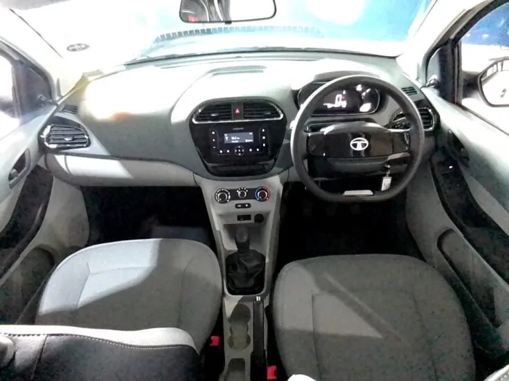 Tata Tiago – Dashboard