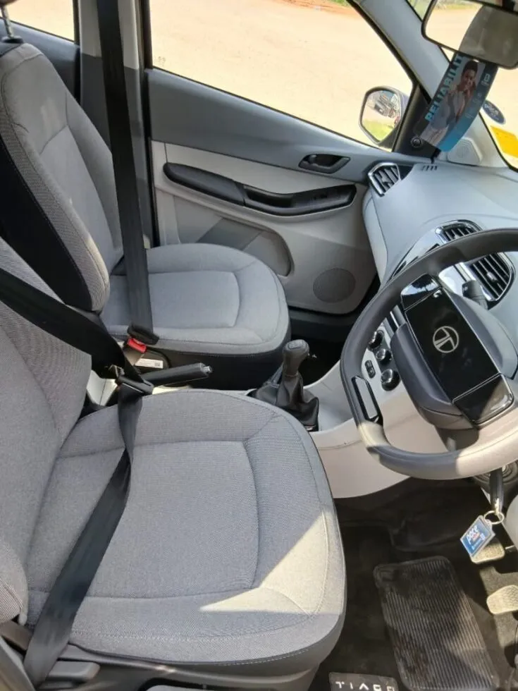 Tata Tiago – Front Seats