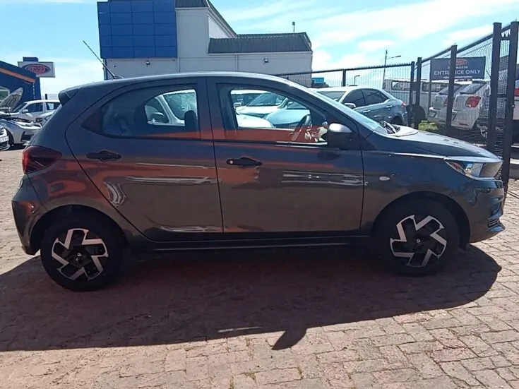 Tata Tiago – Right Side Photo
