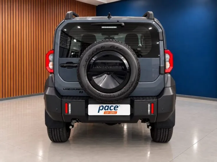 Toyota FJ Cruiser/2.7 VX AT 4X4 – Back Photo