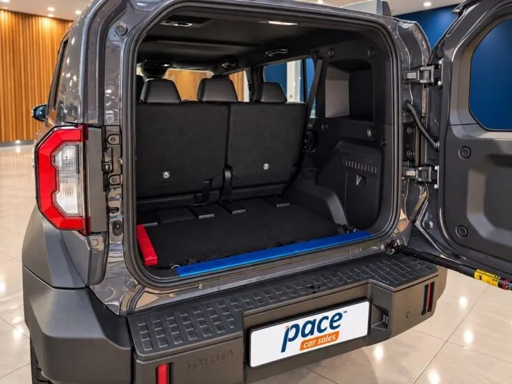 Toyota FJ Cruiser/2.7 VX AT 4X4 – Boot / Loadbin