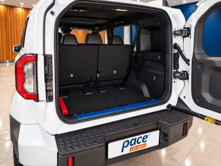 Toyota Fj Cruiser/4.0 V6 4X4 5AT – Boot / Loadbin