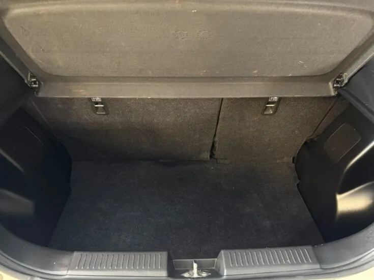 Toyota STARLET/1.5 Xi 5MT – Boot / Loadbin