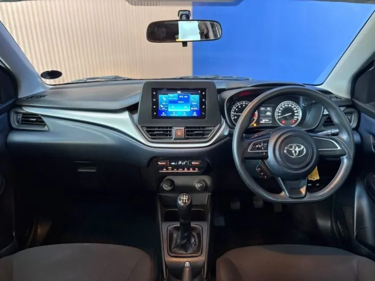 Toyota STARLET/1.5 Xi 5MT – Interior